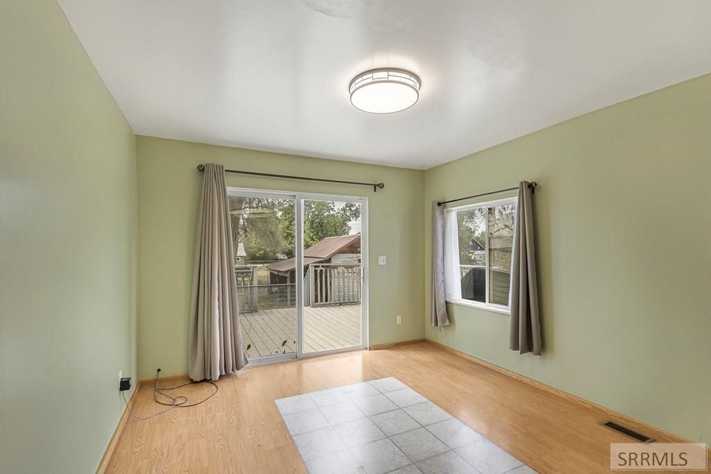 Image 10 of property listing at 326 Arthur Street, American Falls, ID 83211