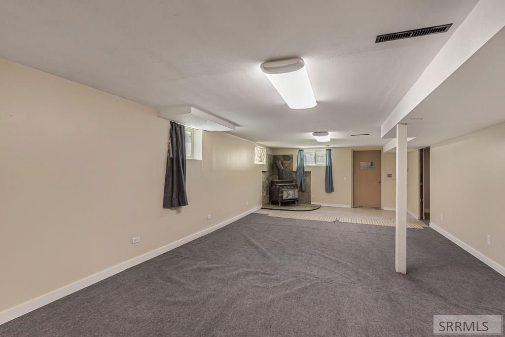 Image 15 of property listing at 326 Arthur Street, American Falls, ID 83211