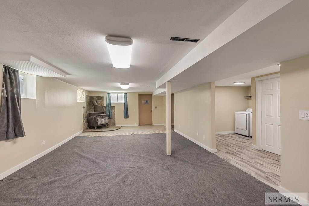 Image 16 of property listing at 326 Arthur Street, American Falls, ID 83211