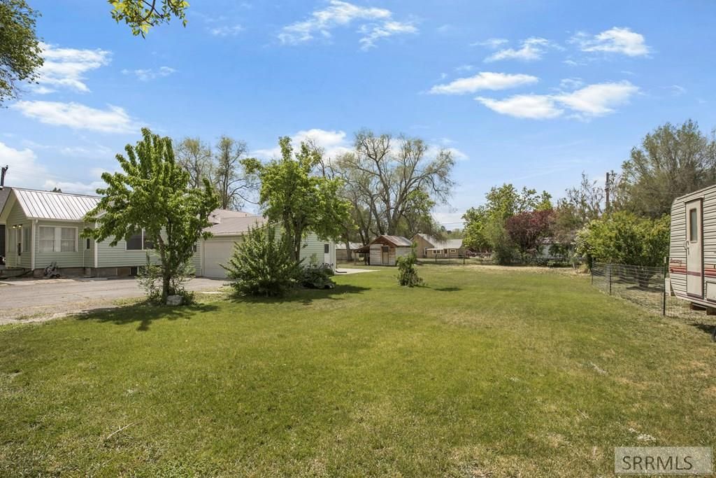 Image 2 of property listing at 326 Arthur Street, American Falls, ID 83211