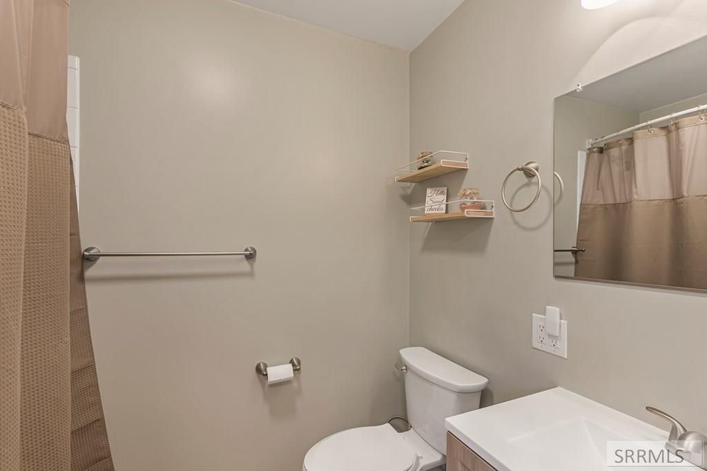 Image 21 of property listing at 326 Arthur Street, American Falls, ID 83211