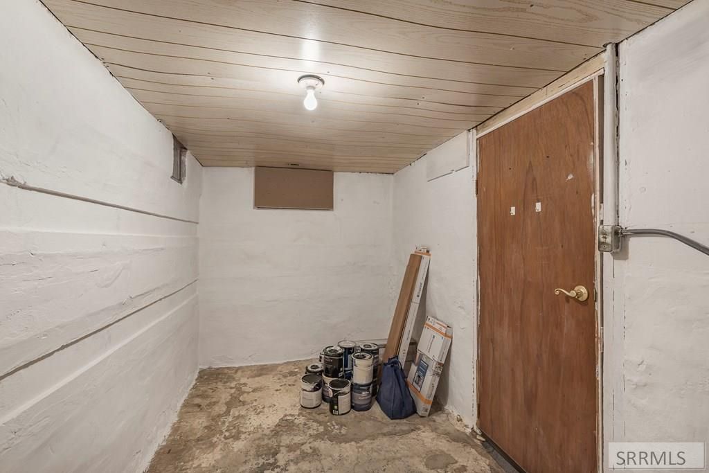 Image 24 of property listing at 326 Arthur Street, American Falls, ID 83211