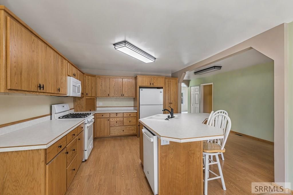 Image 7 of property listing at 326 Arthur Street, American Falls, ID 83211