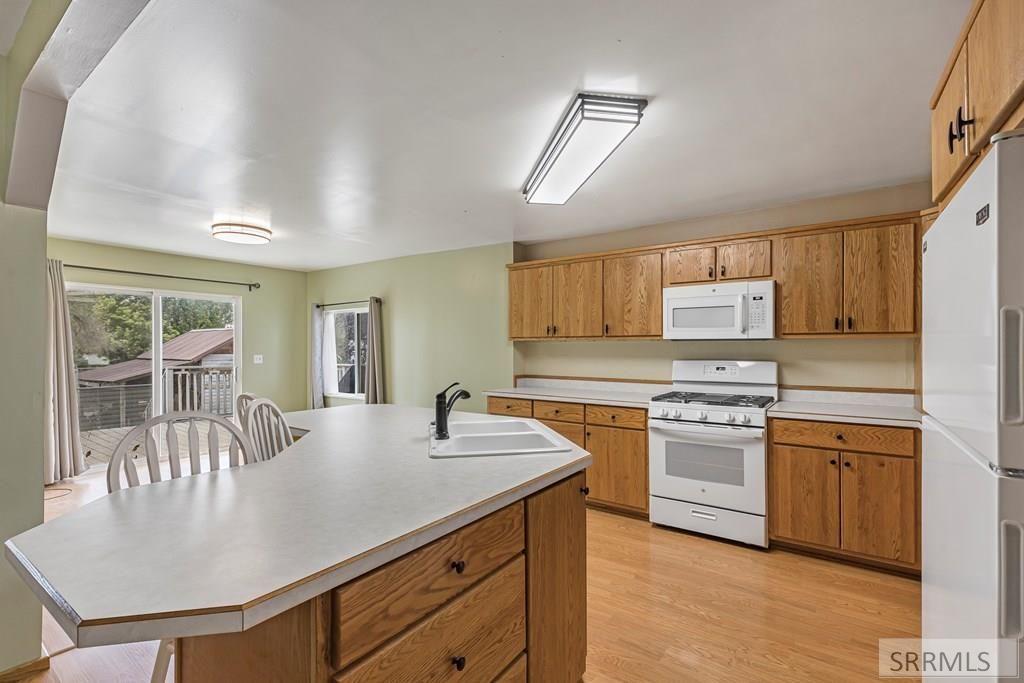 Image 8 of property listing at 326 Arthur Street, American Falls, ID 83211