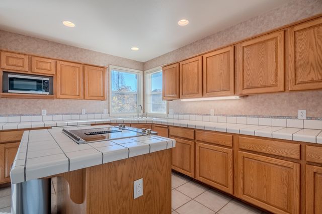 5672 Cherry Lane, Medford, OR 97504