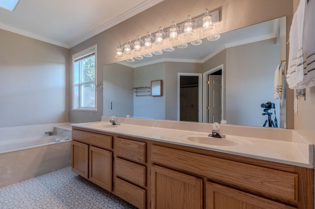 5672 Cherry Lane, Medford, OR 97504