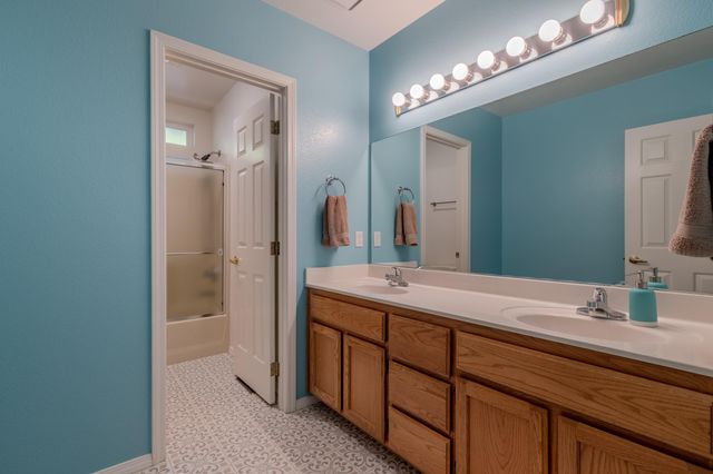 5672 Cherry Lane, Medford, OR 97504