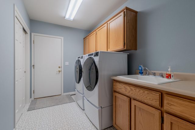 5672 Cherry Lane, Medford, OR 97504