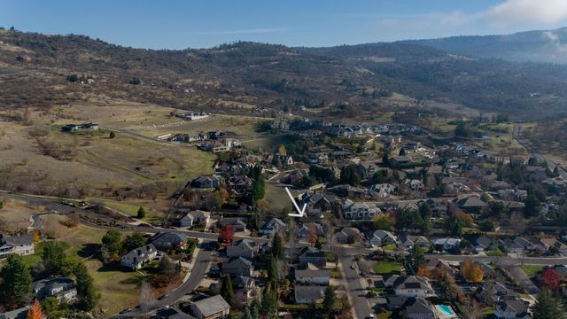 5672 Cherry Lane, Medford, OR 97504