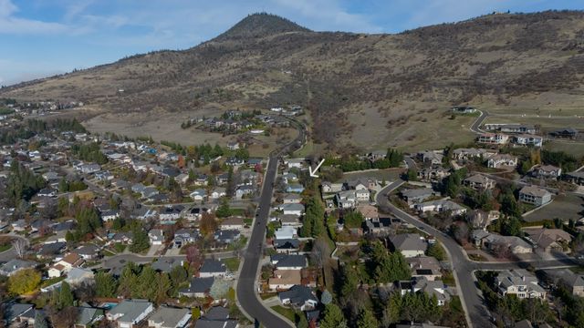 5672 Cherry Lane, Medford, OR 97504