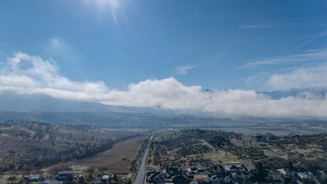 5672 Cherry Lane, Medford, OR 97504