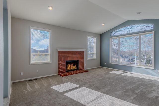 5672 Cherry Lane, Medford, OR 97504