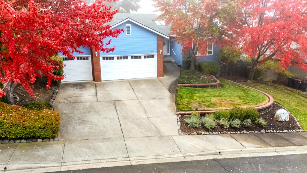 5672 Cherry Lane, Medford, OR 97504