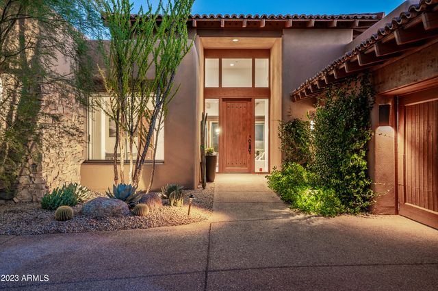 9795 E FORGOTTEN HILLS Drive, Scottsdale, AZ 85262