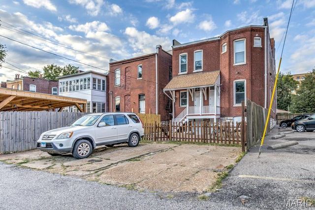 3616 Russell Boulevard, St Louis, MO 63110