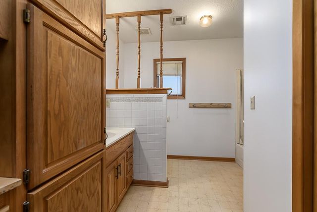 18846 182nd Street, Tonganoxie, KS 66086