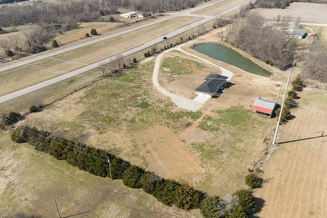 18846 182nd Street, Tonganoxie, KS 66086