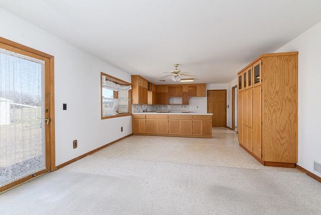 18846 182nd Street, Tonganoxie, KS 66086