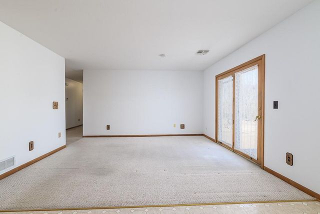 18846 182nd Street, Tonganoxie, KS 66086