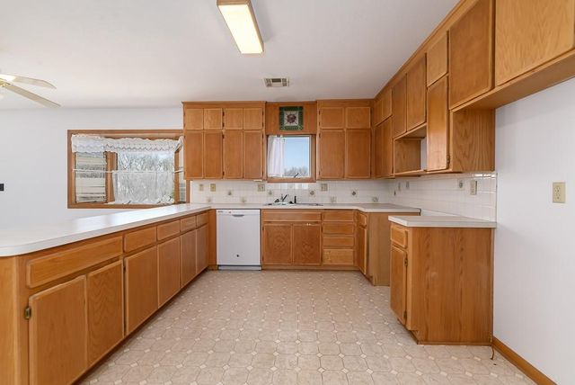 18846 182nd Street, Tonganoxie, KS 66086