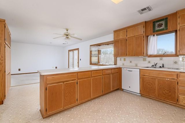 18846 182nd Street, Tonganoxie, KS 66086