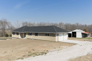 18846 182nd Street, Tonganoxie, KS 66086