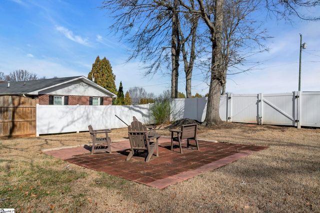303 North Avenue, Greer, SC 29650