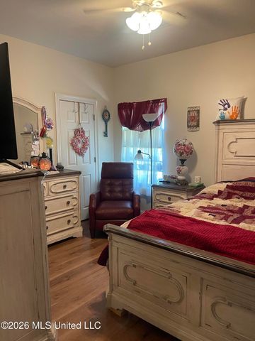 215 Ridgeview Drive, Carriere, MS 39426