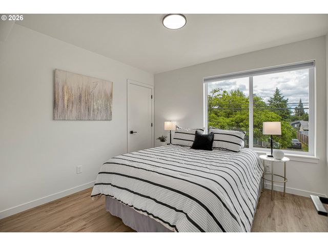 8069 Se Carlton St, Portland, OR 97206
