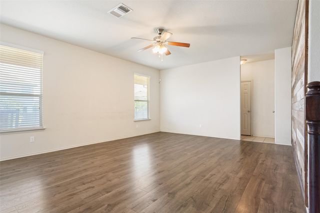 231 Druse LN, Jarrell, TX 76537