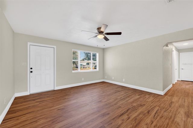 828 WHITE COURT, Daytona Beach, FL 32117