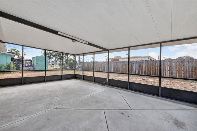 828 WHITE COURT, Daytona Beach, FL 32117