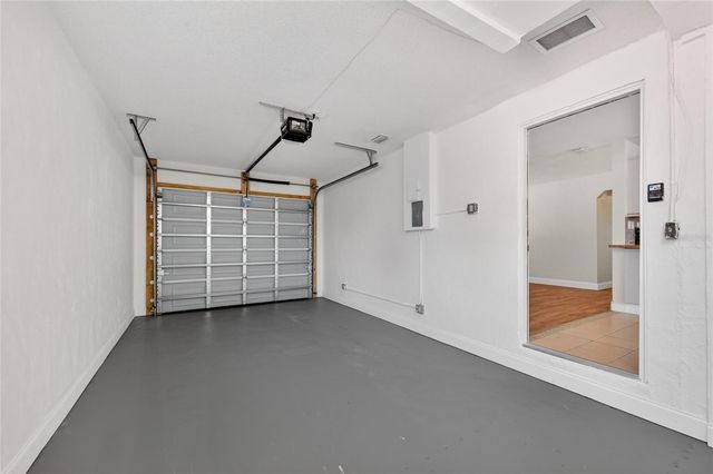 828 WHITE COURT, Daytona Beach, FL 32117