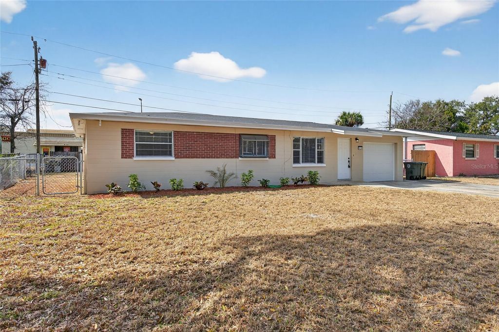 828 WHITE COURT, Daytona Beach, FL 32117