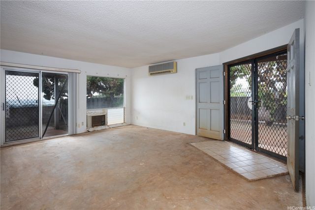 94-469 Alapine Street, Waipahu, HI 96797