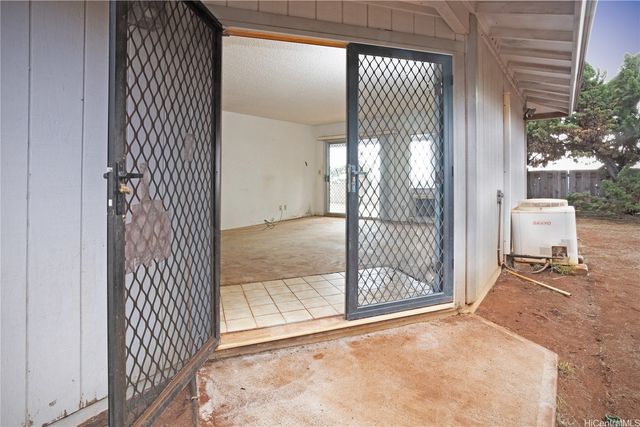 94-469 Alapine Street, Waipahu, HI 96797