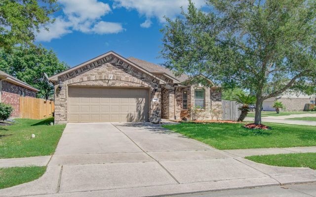 114 Paleos Flint Drive, La Marque, TX 77568