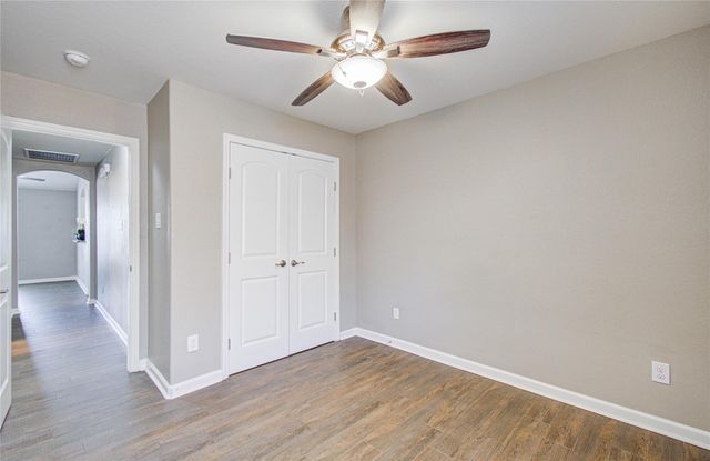 114 Paleos Flint Drive, La Marque, TX 77568