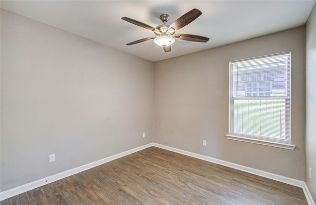 114 Paleos Flint Drive, La Marque, TX 77568