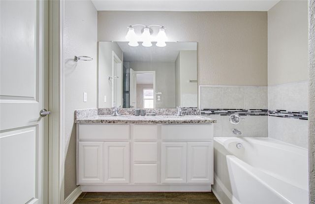 114 Paleos Flint Drive, La Marque, TX 77568