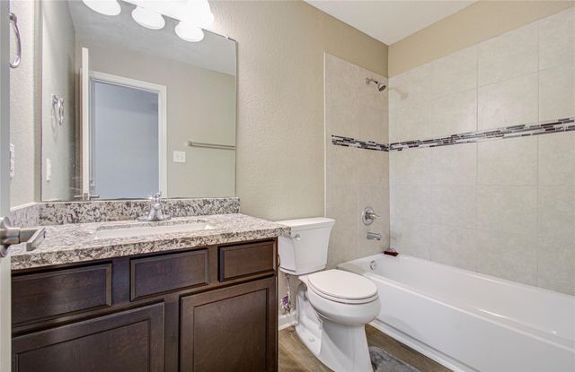 114 Paleos Flint Drive, La Marque, TX 77568