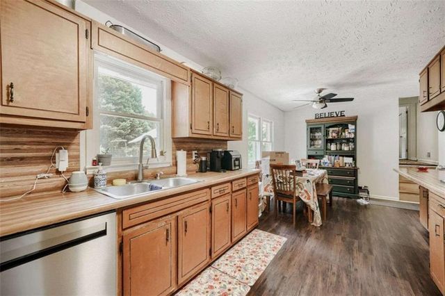 620 Ravenwood Drive, Woodstock, GA 30188