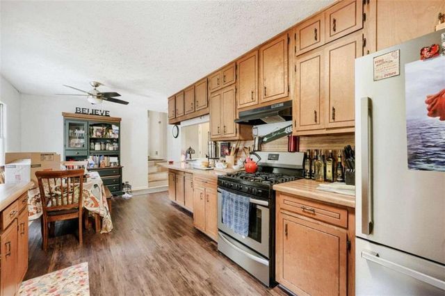620 Ravenwood Drive, Woodstock, GA 30188