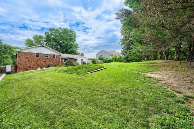 620 Ravenwood Drive, Woodstock, GA 30188