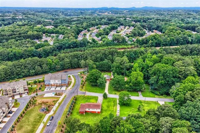 620 Ravenwood Drive, Woodstock, GA 30188