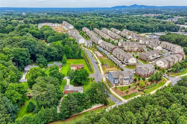 620 Ravenwood Drive, Woodstock, GA 30188