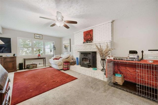 620 Ravenwood Drive, Woodstock, GA 30188