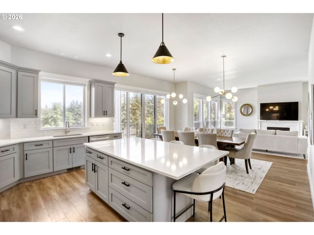 8940 Se SPYGLASS Dr, Happy Valley, OR 97086