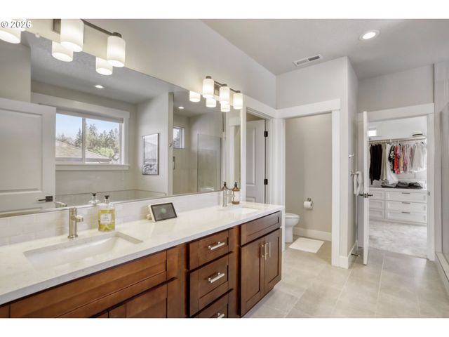 8940 Se SPYGLASS Dr, Happy Valley, OR 97086