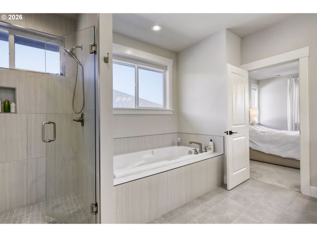 8940 Se SPYGLASS Dr, Happy Valley, OR 97086